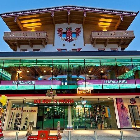 Harakiri Partyhouse Hotel Mayrhofen Luaran gambar