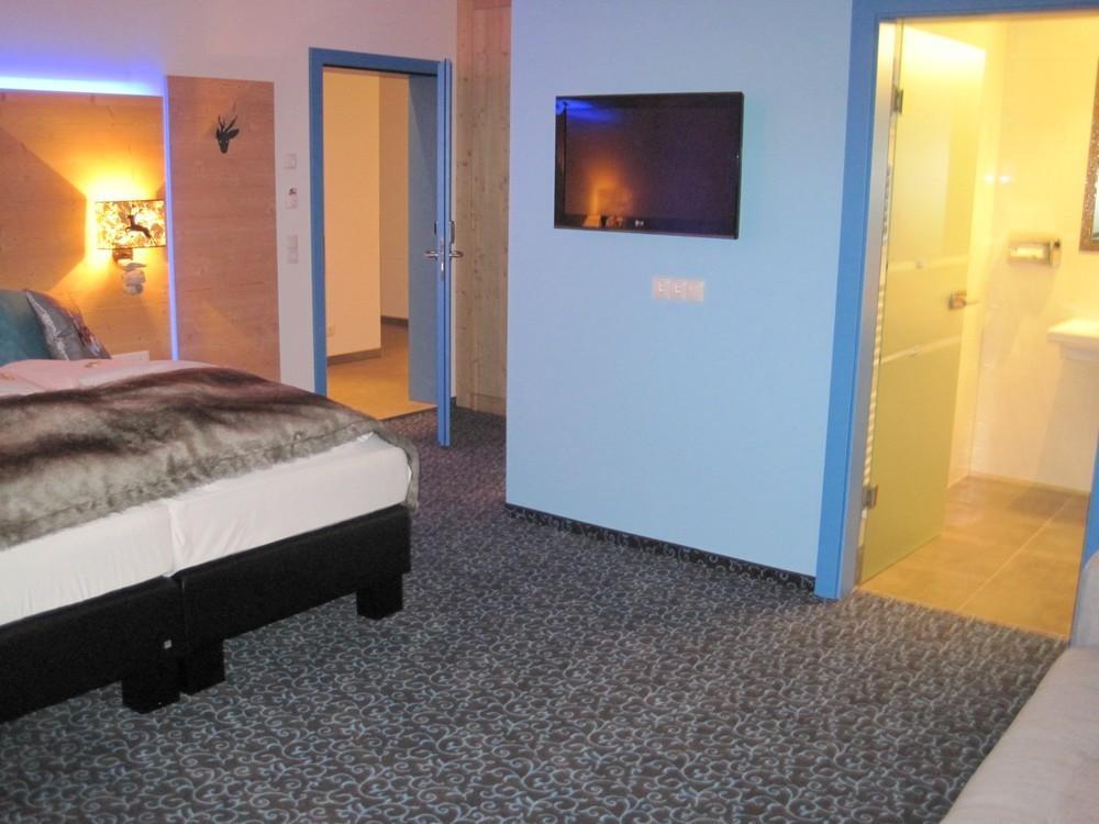 Harakiri Partyhouse Hotel Mayrhofen Luaran gambar