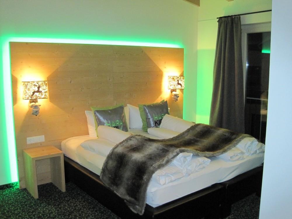 Harakiri Partyhouse Hotel Mayrhofen Bilik gambar